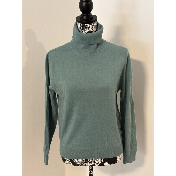 SUTTON STUDIO Celadon Green Cashmere Turtleneck Retail $99 NWT Women’s Medium - Picture 2 of 5